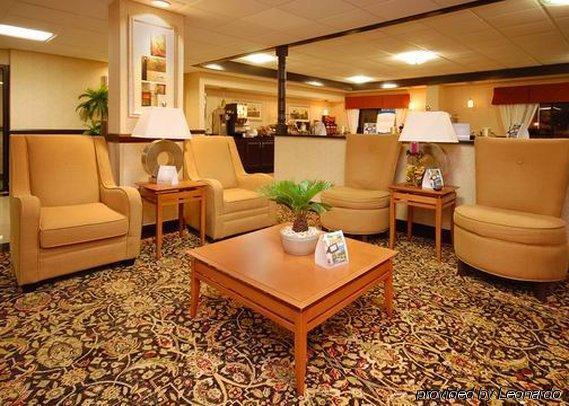 Quality Inn & Suites Memphis East Interior photo