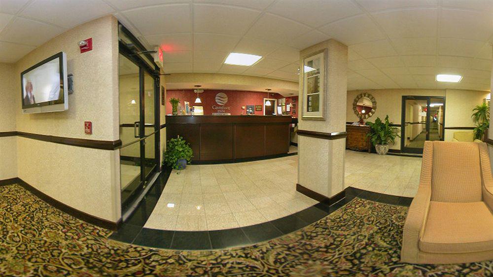 Quality Inn & Suites Memphis East Exterior photo